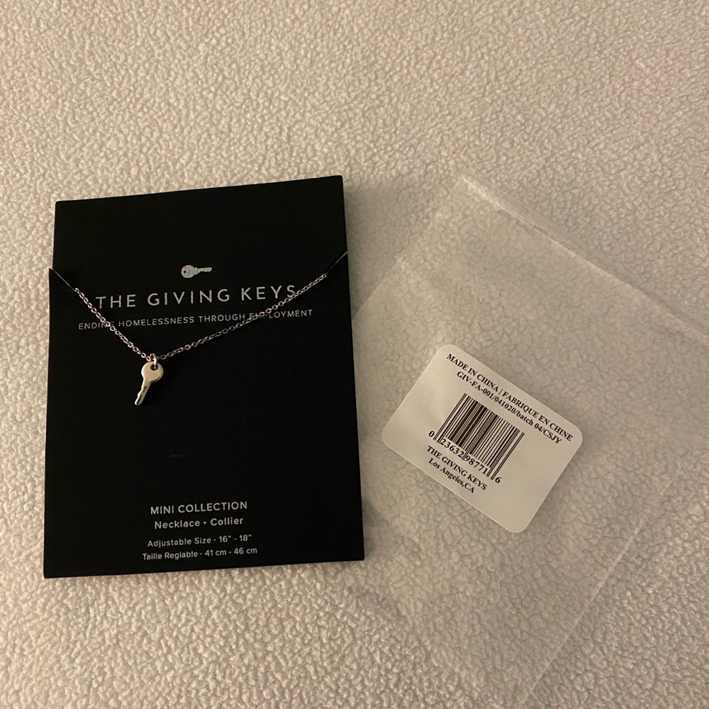 The Giving Keys mini necklace